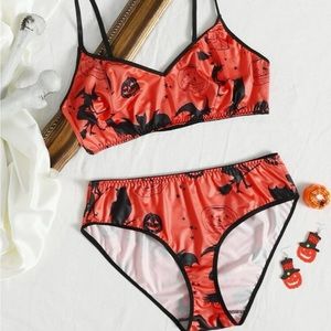 NWOT! Bralette and Panty Halloween Lingerie Set | Size 1XL